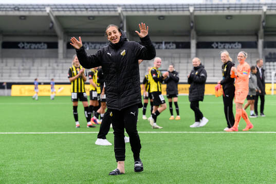 Häckens Rusul Rosa Kafaji tackar publiken