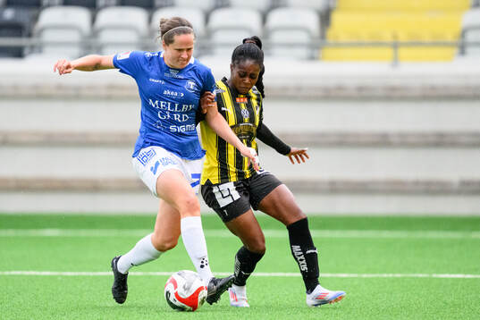Trelleborgs Thea Birgerud och Häckens Monica Jusu Bah
