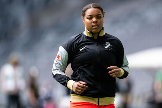 AIKs målvakt Serina Backmark