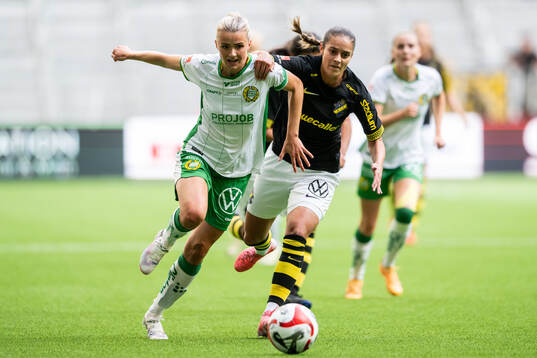 Hammarbys Thea Sørbo och AIKs Michelle Rojas Flores