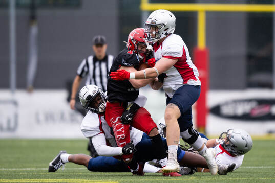 Carlstad Crusaders Willem Van Compernolle och Stockkholm Mean Machines Eric Bauroth