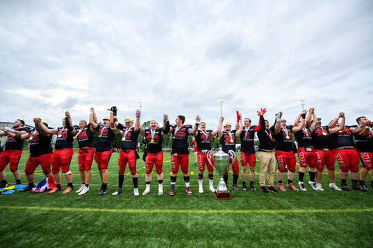 Carlstad Crusaders spelare jublar