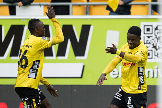 Elfsborgs Michael Baidoo jublar med Timothy Noor Ouma