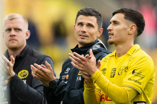 Elfsborgs assisterande tränare Fredrik Ahlstrand  jublar