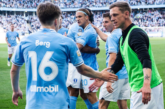 Malmö FFs Erik Botheim jublar efter 3-1
