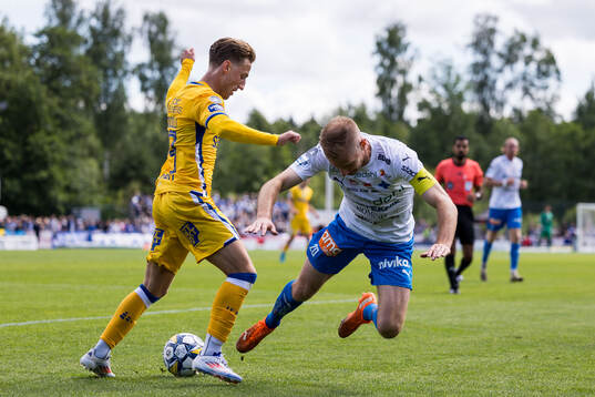 IFK Göteborgs Arbnor Mucolli och Värnamos Freddy Winsth