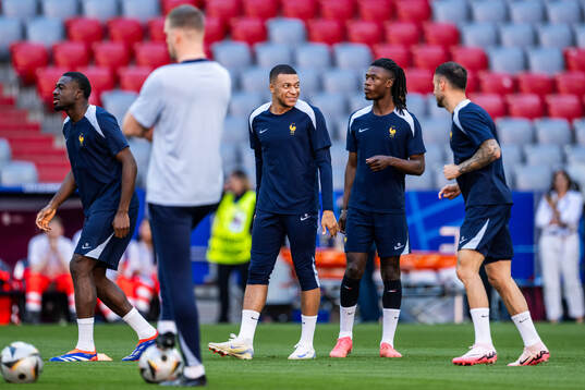 Kylian Mbappé and Eduardo Camavinga at a training session