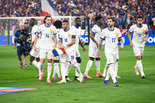 Adrien Rabiot, Kylian Mbappé, Theo Hernandez and William