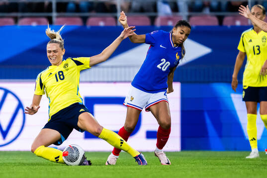 Fridolina Rolfö of Sweden and Delphine Cascarino of France