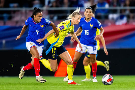 Sakina Karchaoui and Kenza Dali of France and Sofia