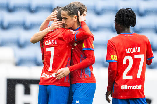 Helsingborgs Arian Kabashi och Ervin Gigovic jublar efter 1-0
