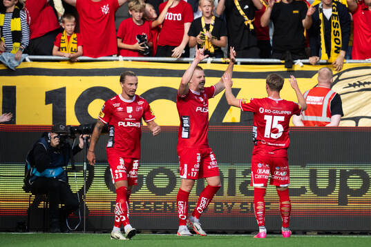 Elfsborgs Per Frick jublar