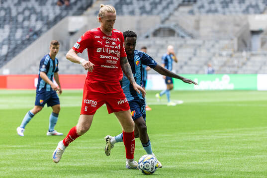 Värnamos Hampus Näsström och Djurgårdens Tokmac Nguen