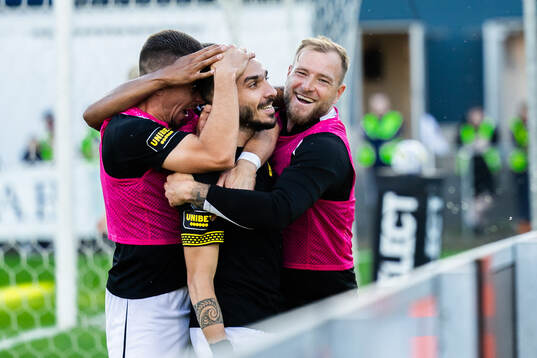 Bla gjennom flere bilder av Fotboll, Allsvenskan, Halmstad - AIK