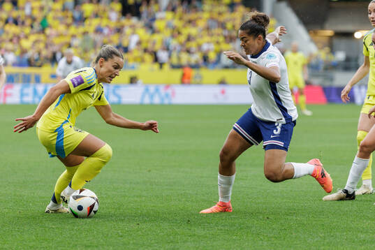 Johanna Rytting Kaneryd of Sweden and Jessica Carter of