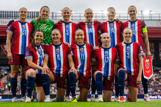 The starting eleven of Norway pose for a team photo