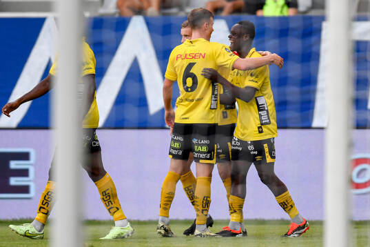 Timothy Noor Ouma of Elfsborg celebrates the 0-1 goal
