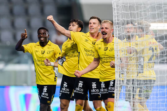 Andri Fannar Baldursson of Elfsborg celebrates the 2-3 goal