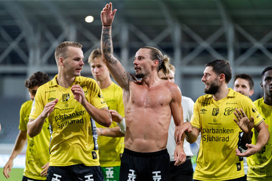 Niklas Hult of Elfsborg celebrates