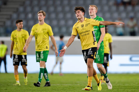 Besfort Zeneli of Elfsborg celebrates