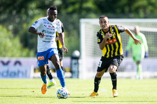 Värnamos Johnbosco Samuel Kalu och Häckens Ali Youssef