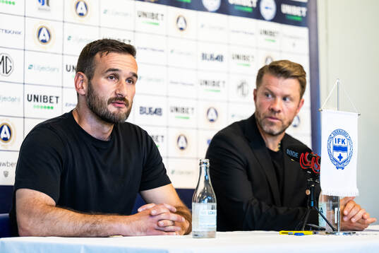 Värnamos tränare Anes Mravac och Häckens tränare Pål Arne Johansen vid en presskonferens