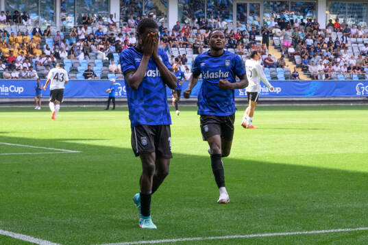  Sporting Lagos spelare jublar efter 1-0