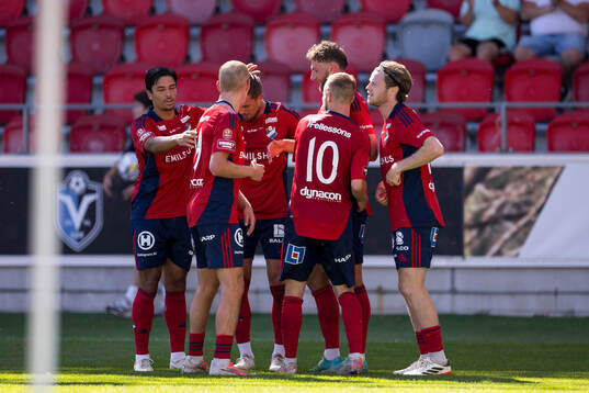 Östers spelare jublar