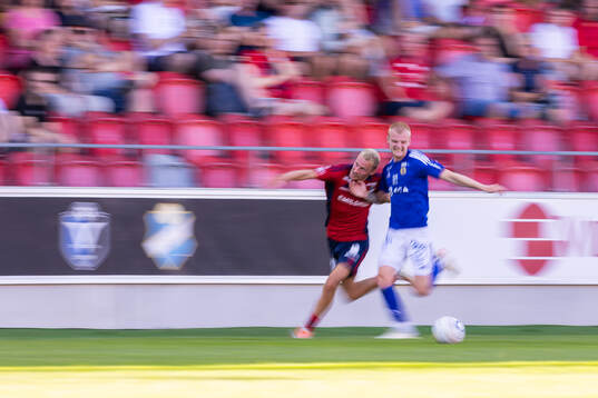 Östers Adam Bergmark Wiberg och GIF Sundsvalls Lucas Forsberg