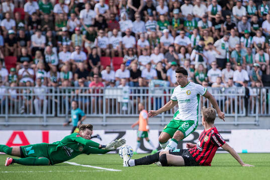 Brommapojkarnas Filip Sidklev och Hammarbys Jusef Erabi