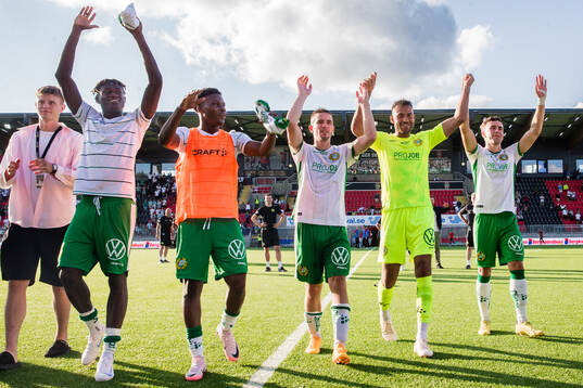 Hammarbys Kingsley Gyamfi, Divine Teah, Oscar Johansson Schellhas, målvakt Warner Hahn och Marc Llinares Barragan jublar