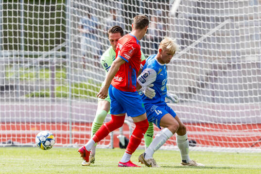 Helsingborgs Taylor Silverholt i en kamp mot IK Oddevolds