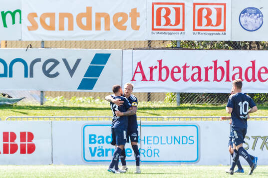 Utsiktens Jesper Brandt jublar