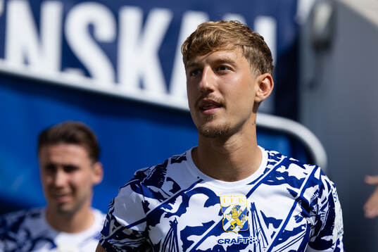 IFK Göteborgs Arbnor Mucolli innan fotbollsmatchen i Allsvenskan mellan IFK Göteborg och Västerås den 21 juli 2024 i Göteborg. 