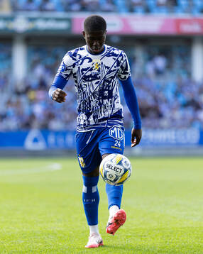 IFK Göteborgs Abundance Salaou innan fotbollsmatchen i