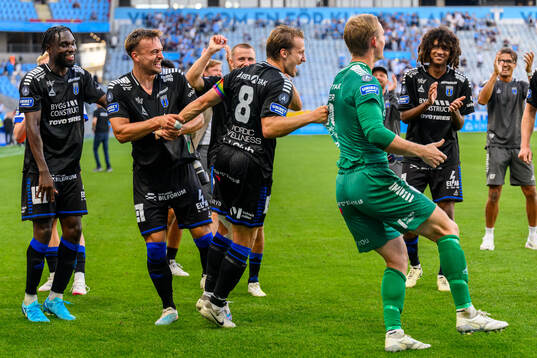 Sirius Henrik Castegren, Daniel Stensson och målvakt Jakob Tånnander jublar
