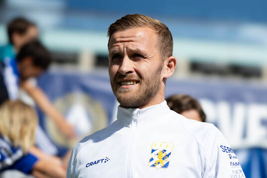 IFK Göteborgs Jonas Bager innan fotbollsmatchen i Allsvenskan mellan IFK Göteborg och Brommapojkarna den 27 juli 2024 i Göteborg. 