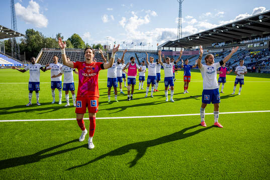 IFK Norrköpings målvakt David Mitov Nilsson och Christoffer Nyman jublar