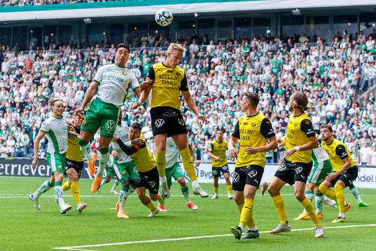 Hammarbys Jusef Erabi och Mjällbys Elliot Stroud