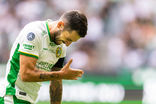 Hammarbys Nahir Besara jublar