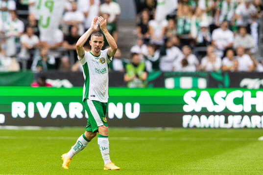 Hammarbys Oscar Johansson Schellhas tackar publiken