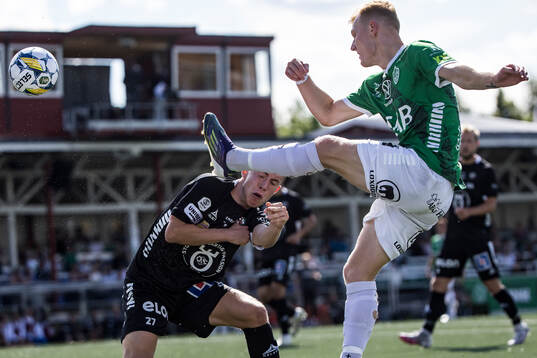Brages Christopher Redenstrand och Örebros Valgeir