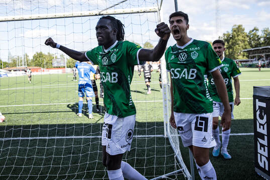 Brages Ieltsin Jeronimo Semedo Camoes jublar