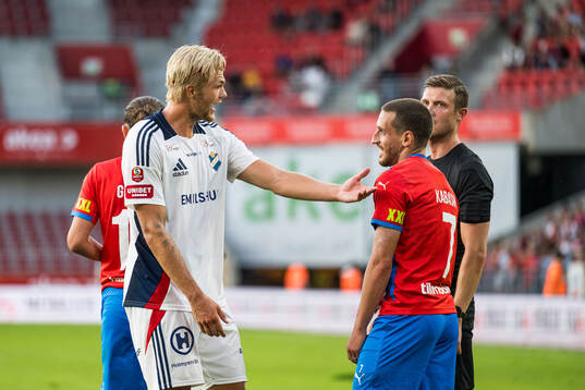 Östers Mattis Adolfsson och Helsingborgs Arian Kabashi