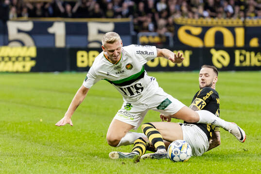 GAISs Joackim Åberg och AIKs Alexander Milosevic