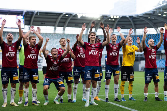 Örgrytes spelare jublar