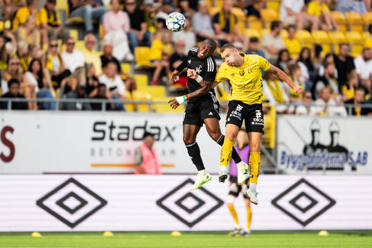 Cedric Badolo of Sheriff Tiraspol and Gustav Henriksson of