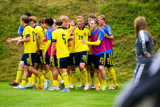Sverige och Benjamin Brantlind jublar efter 2-0
