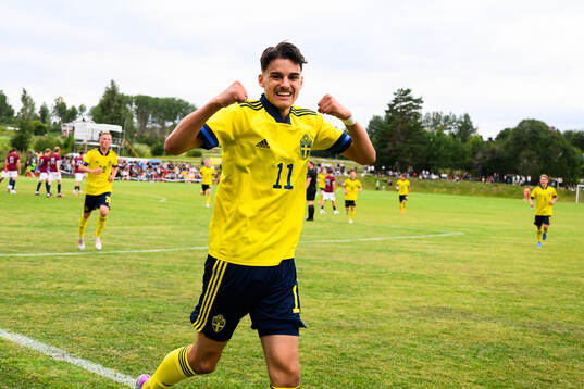 Sveriges Milian Öberg jublar efter 3-0