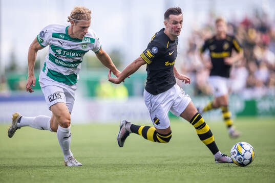 Västerås Herman Magnusson  och AIKs Bersant Celina